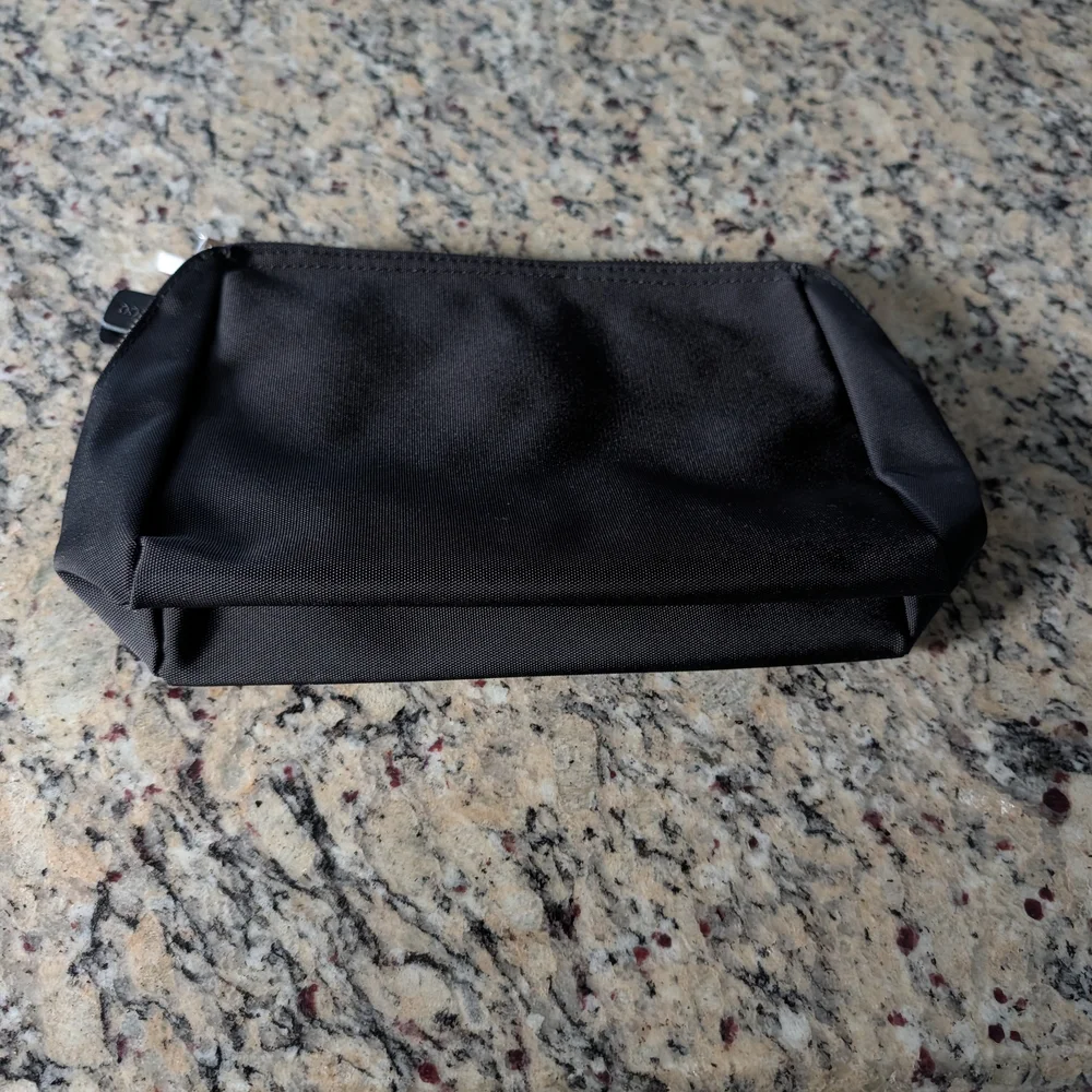 CHICECO Large Cosmetic Makeup Bag( 10x7x4)~Black-NWT'S